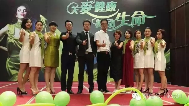 李橋博士與團(tuán)隊(duì)合影